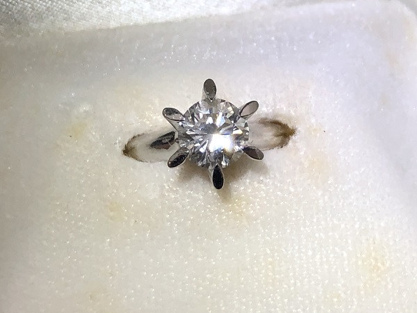 プラチナ製のダイヤモンド1.50ct