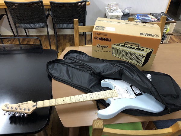 ヤマハのギターPAC112VMとアンプTHR10Ⅱ